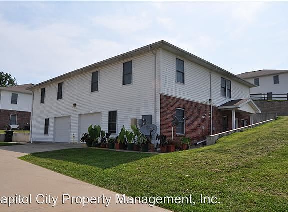 2nd image of 610 Doe Run APT D
