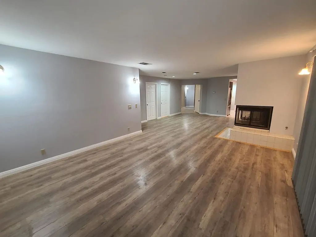 4 bed, 2.5 bath, 2699 sqft, $3,900 — Photo 4