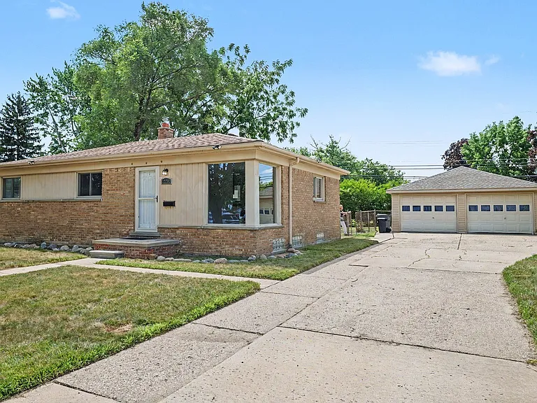 22282 E Schafer St — Photo 1