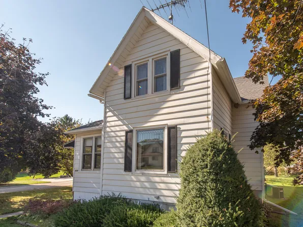 919 7th St, Kiel, WI 53042