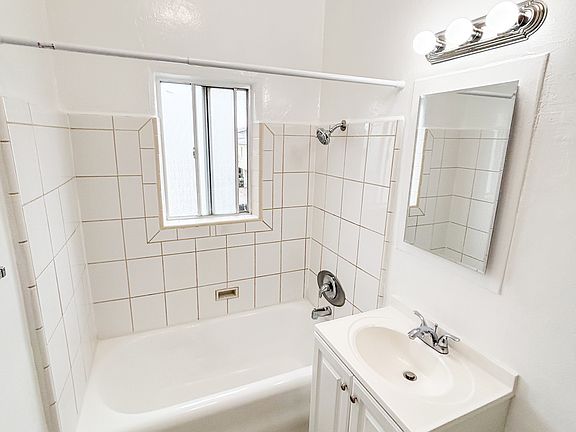 3rd image of 801 E Garfield Ave APT 5