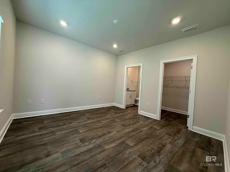 19130 Treehill Ln — Photo 12