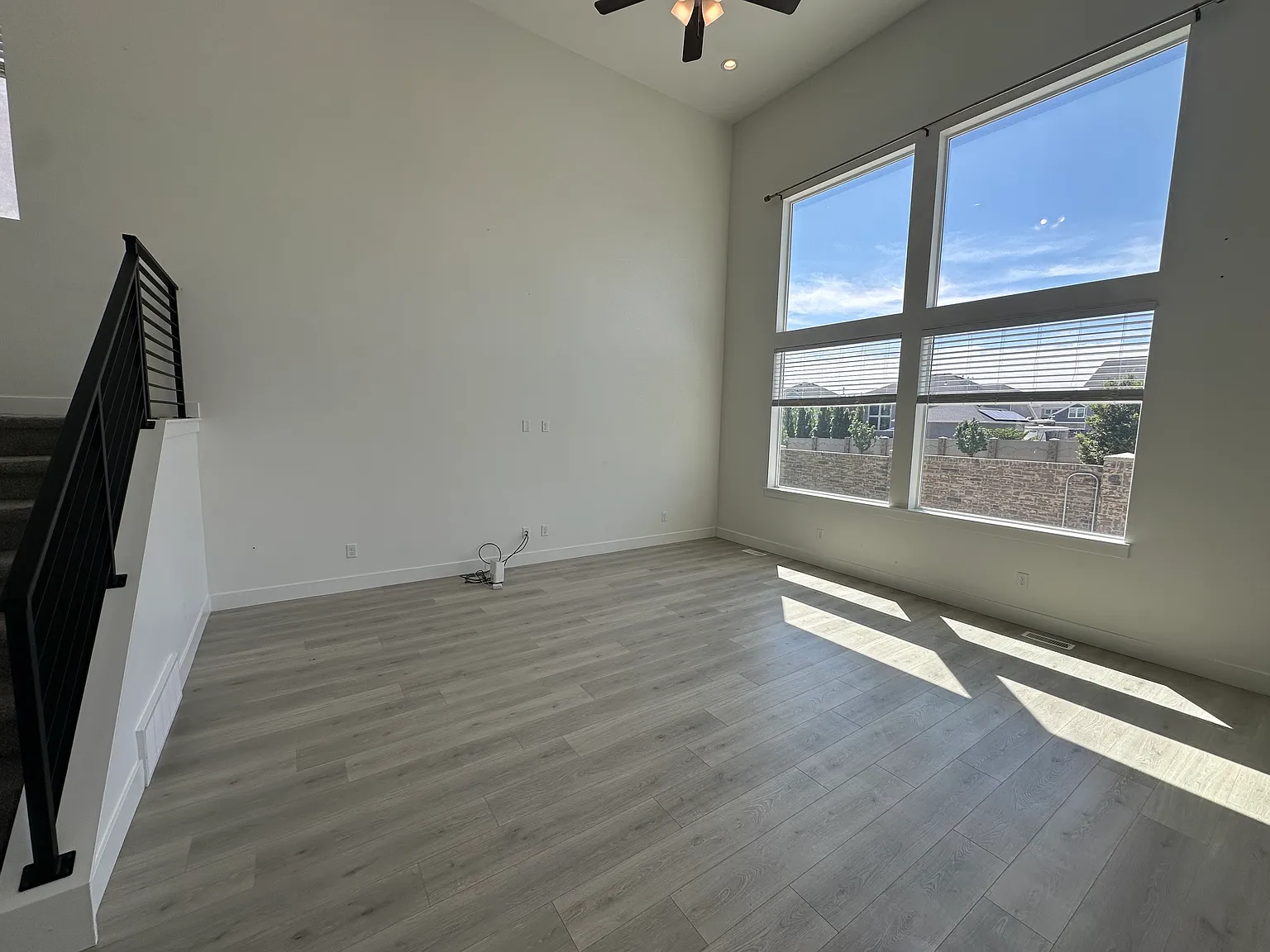 6523 W Yawkey Way — Photo 2