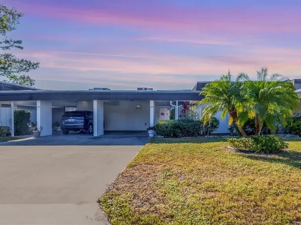1305 Glen Oaks Dr E #130, Sarasota, FL 34232