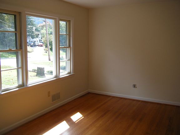 3rd image of 1345 Buena Vista Blvd SE