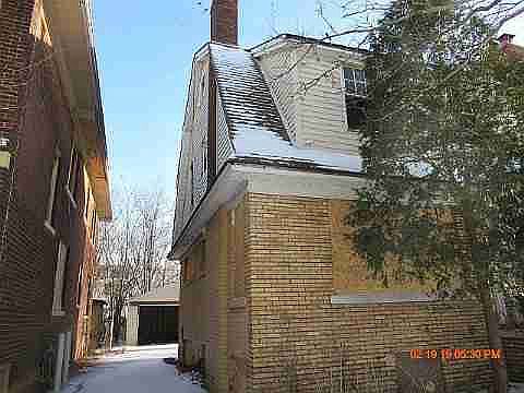 2681 Clairmount