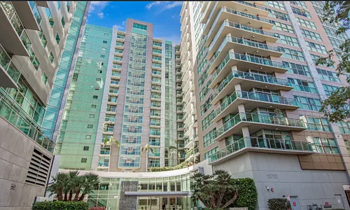 13700 Marina Pointe Dr Photo 1