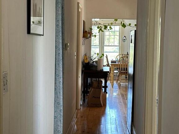 5th image of 174 Lancaster Ave APT 5