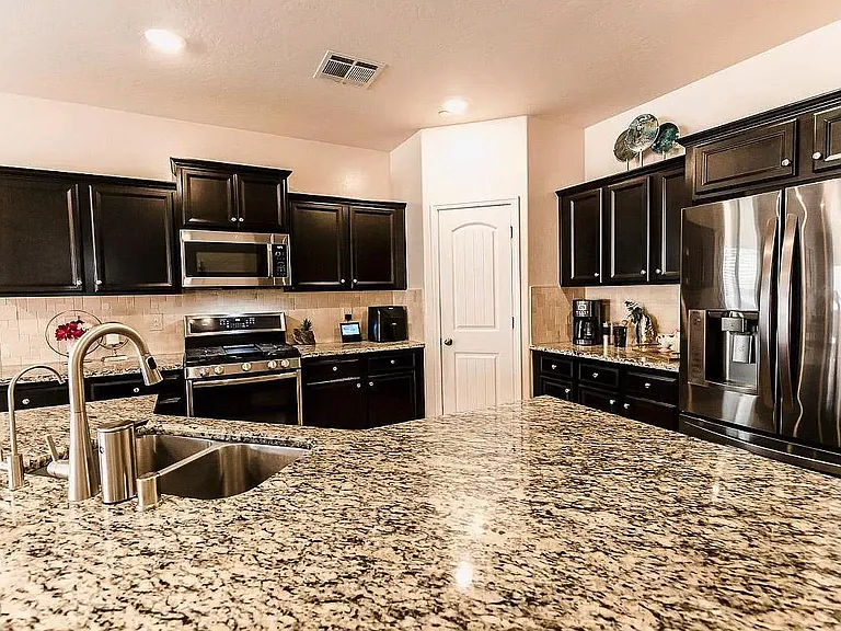 4113 Alamos Ave — Photo 2
