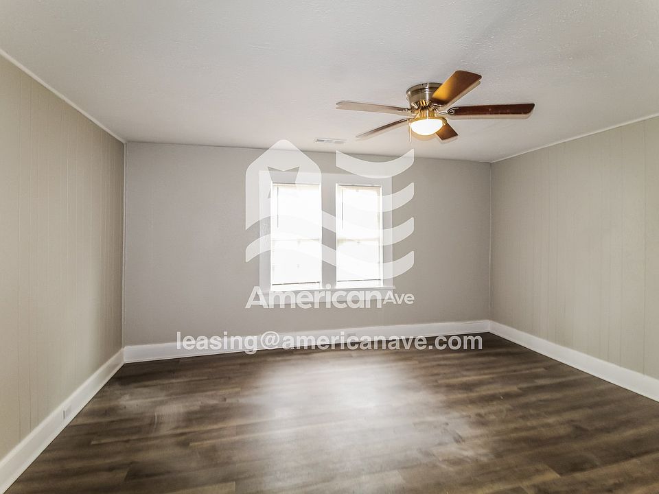 2116170_003_wm_-_living_room_13553939.jpg