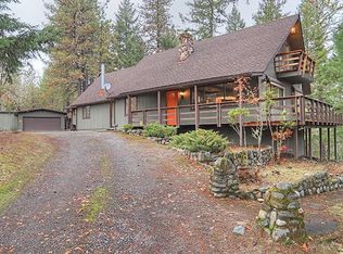 564 Robertson Bridge Rd, Grants Pass, OR 97526