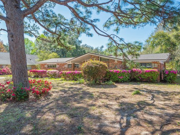 20 Hickory Ave, Shalimar, FL 32579