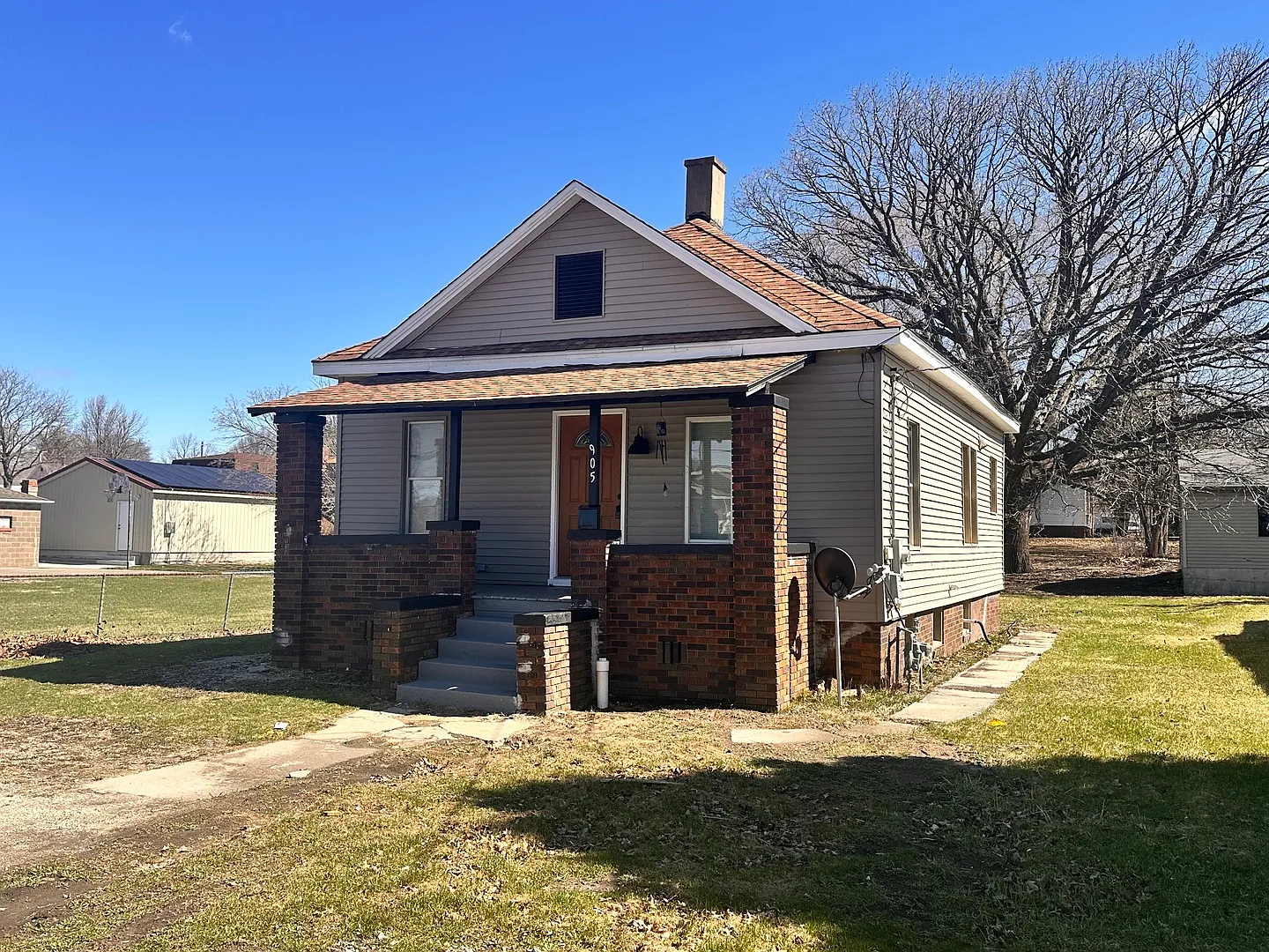 905 N Jackson St photo 1