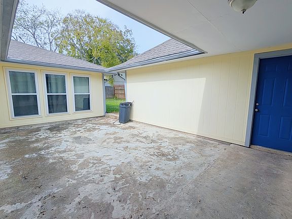 4th image of 7706 Winter Glen Ln