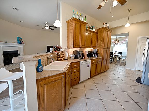 3rd image of 814 S Rock Hollow Ct