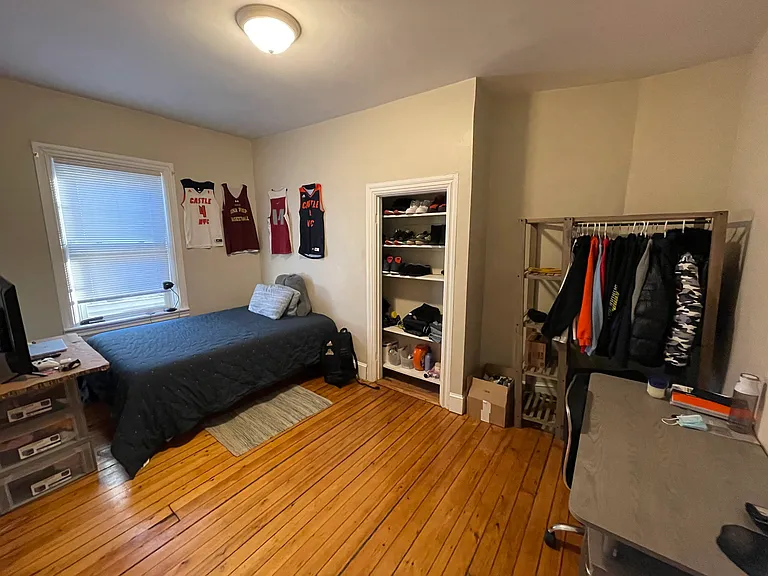 52 Dennis Ave — Photo 3