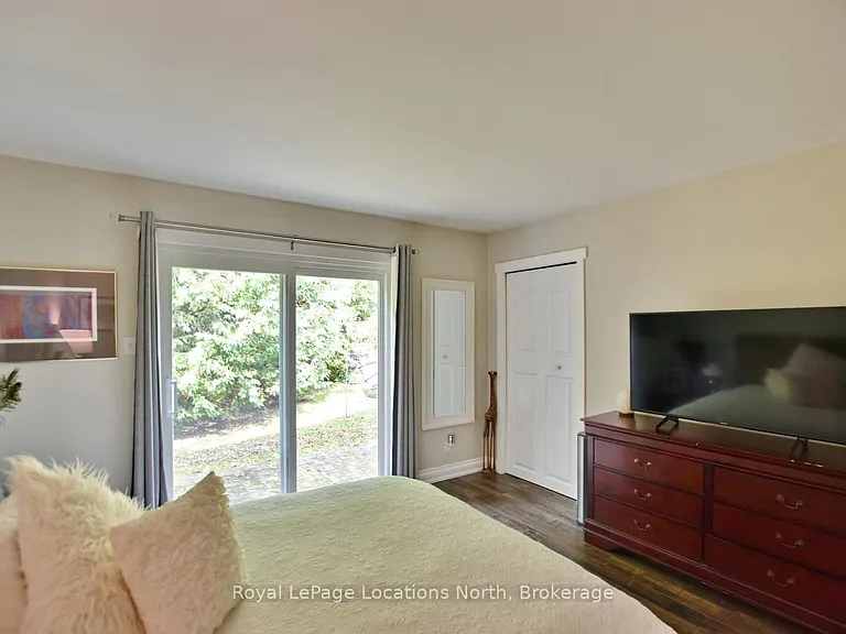 590 Oxbow Cres — Photo 35