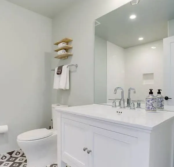 712 G St SE #103 — Photo 2