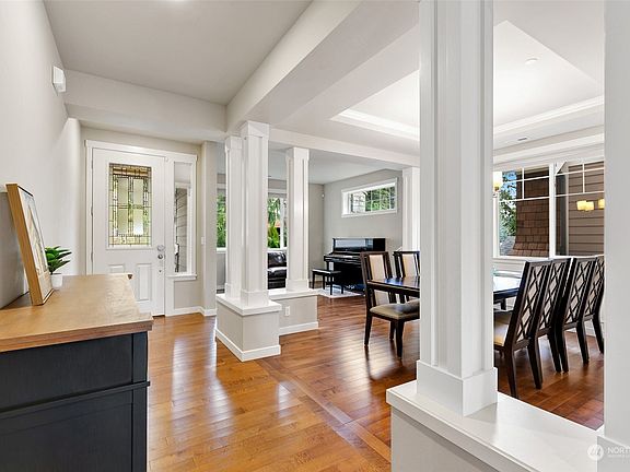 2nd image of 1517 209th Avenue NE