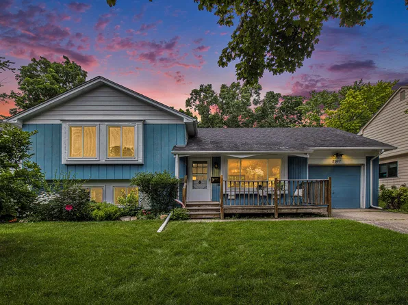 2887 Ticknor Ct, Ann Arbor, MI 48104