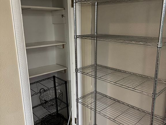 5th image of 906 Francis Ave