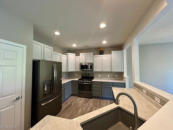 3rd image of 9150 Vernon Hl