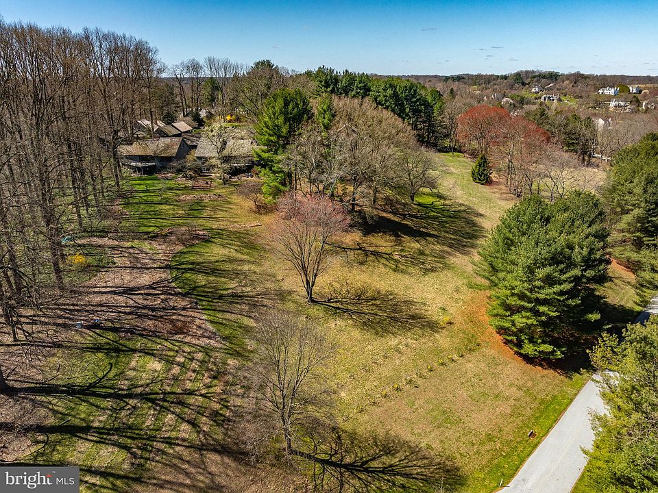 1st image of 23 Southridge Dr