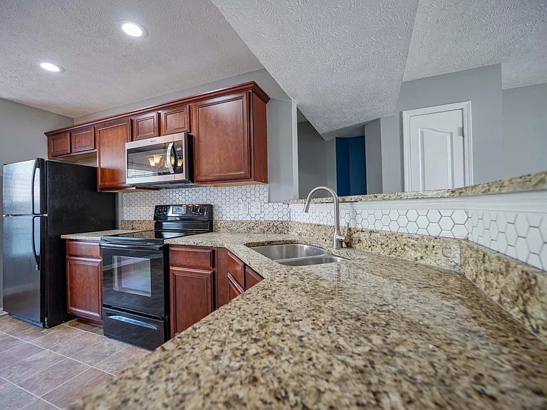 2127 Victory Gallop Ln — Photo 9