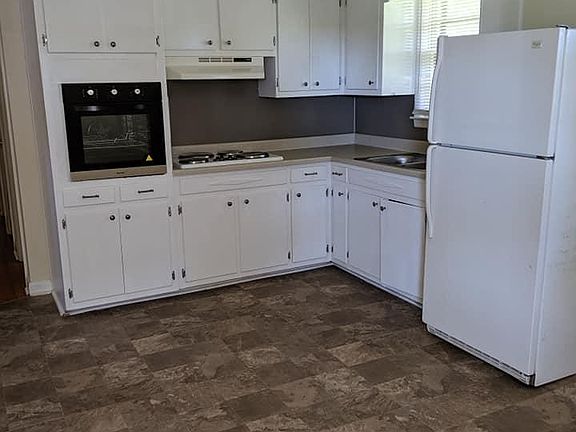 2nd image of 448 Cedarbrook Dr