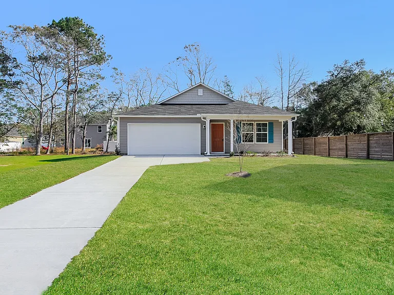 2183 Bayside Dr SW — Photo 2