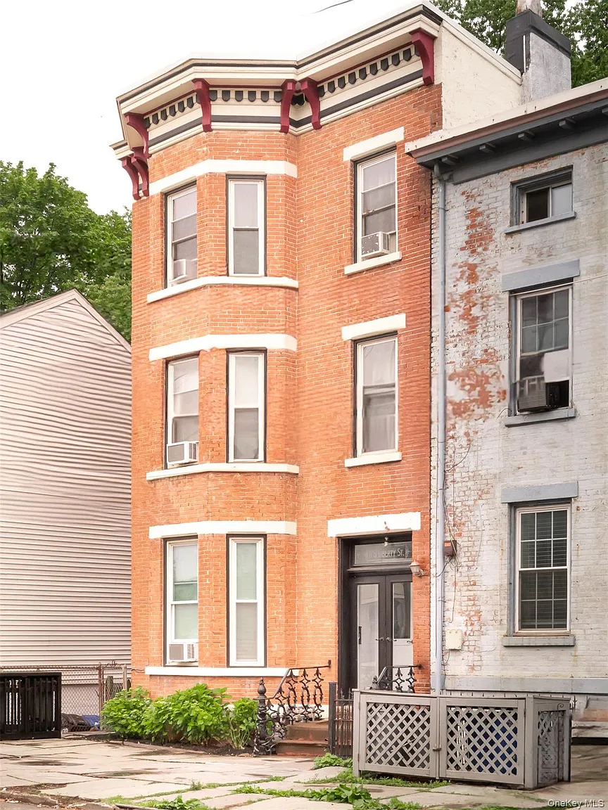 175 Liberty Street photo 1