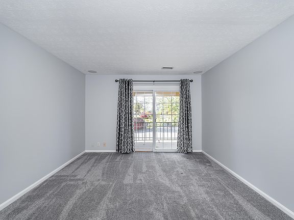 3rd image of 622 Logsdon Ct