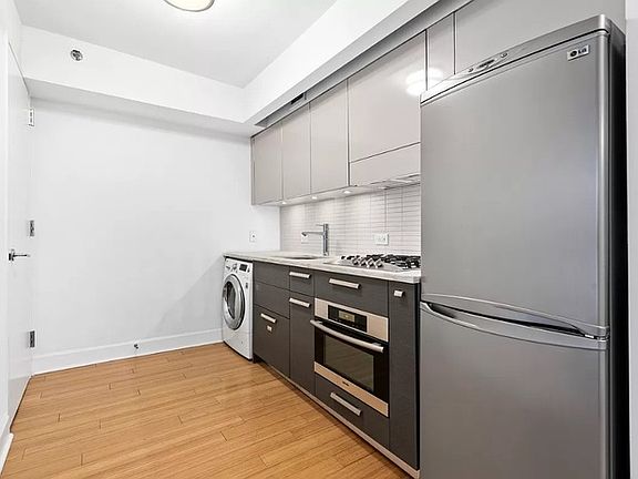 2nd image of 505 W 47th St #4BS