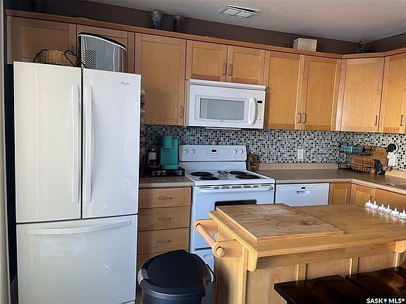 4th image of 1437 1st St #3