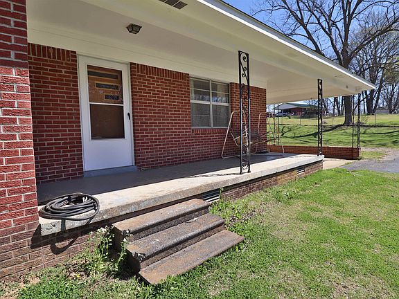 2nd image of 560 Barfield Ave