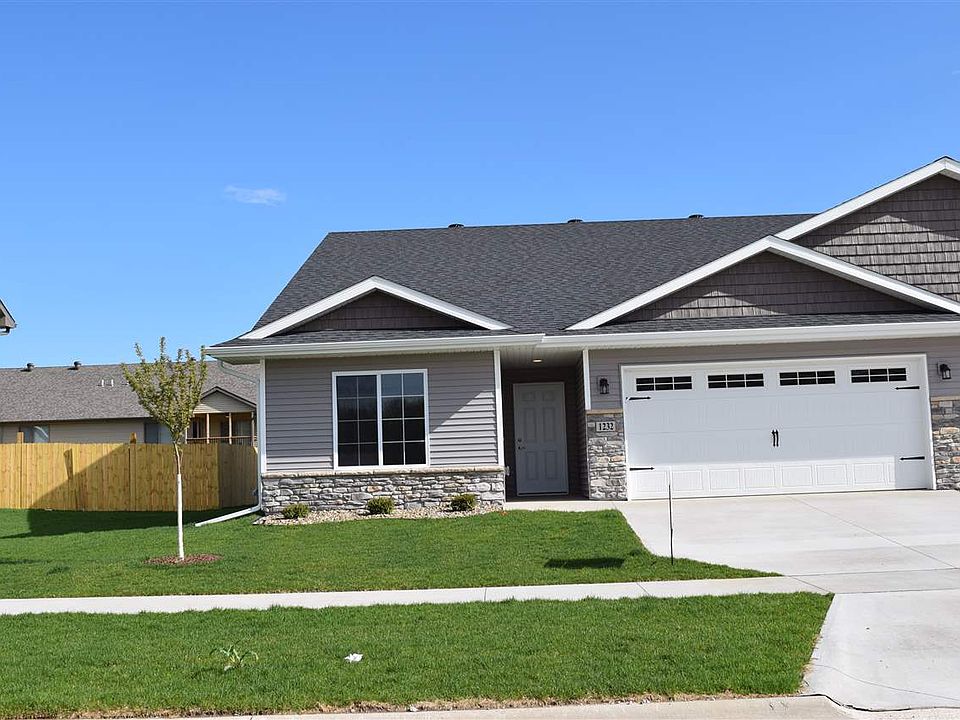1st image of 1132 Moon Flower Ave