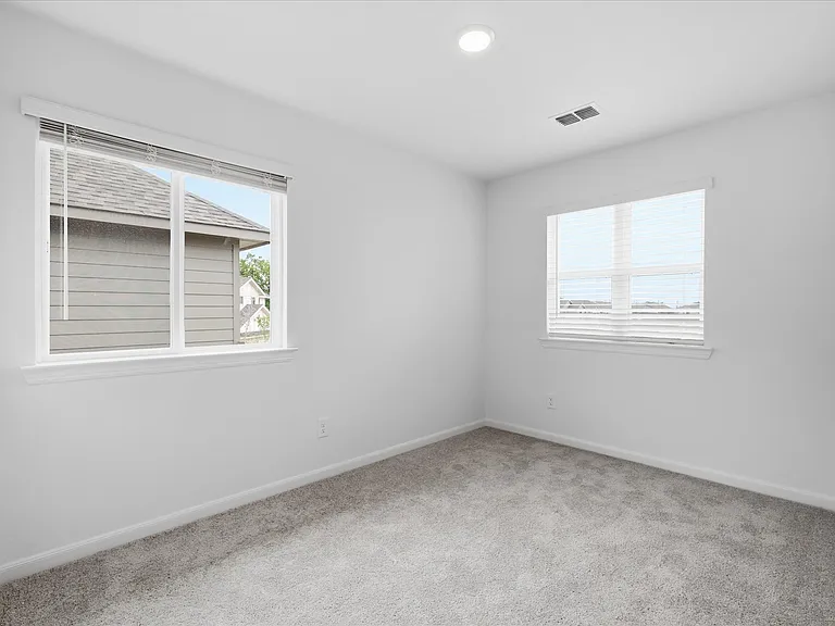 186 Balboa Ln — Photo 15