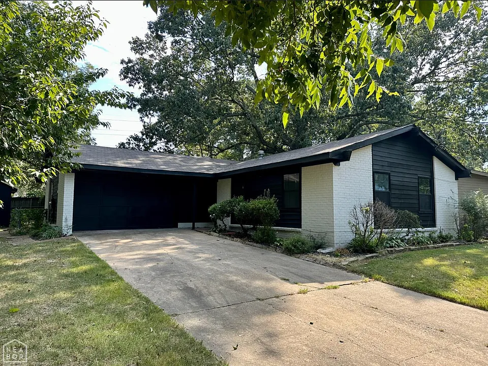 2003 Cenwood Dr