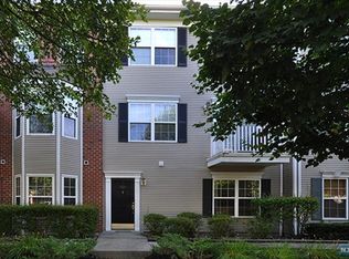 2043 Charles Ct, Mahwah, NJ 07430