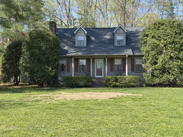 110 Autumn Ln, Tullahoma, TN 37388