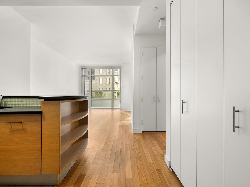 1st image of 325 5th Ave APT 9B