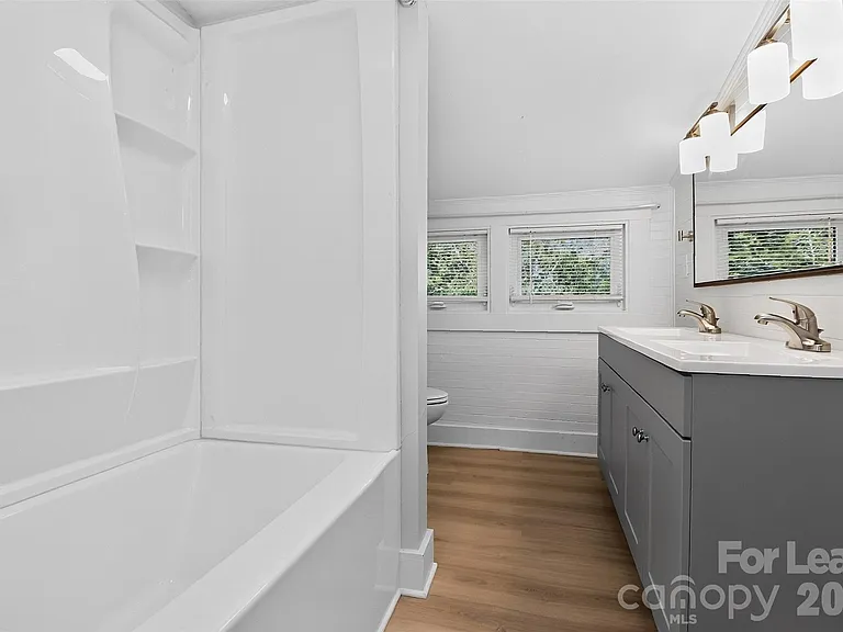 204 E McNeely Ave — Photo 24