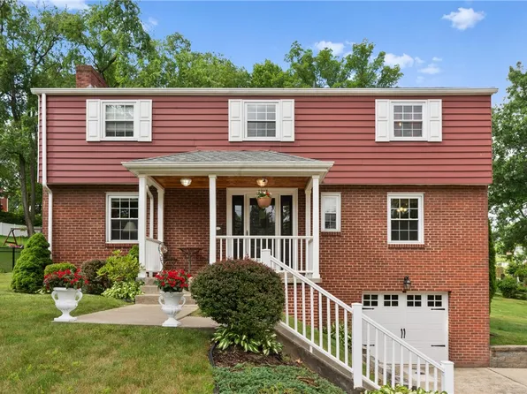 2738 Milford Dr, Bethel Park, PA 15102