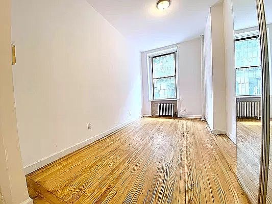 4th image of 57 W 105th St APT 1A