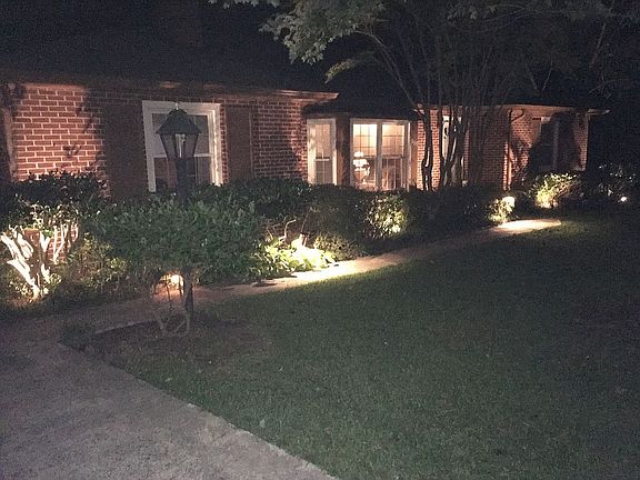 2nd image of 1089 Woodland Way