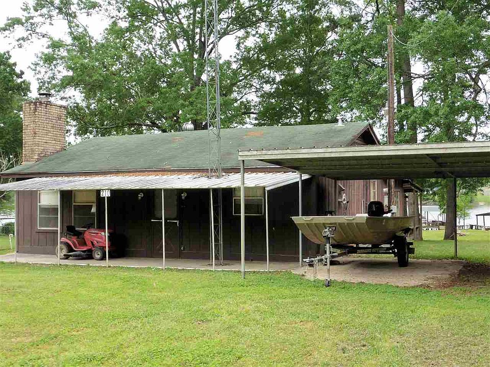 1st image of 210 Lake Dr