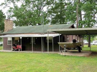 210 Lake Dr, Milam, TX 75959