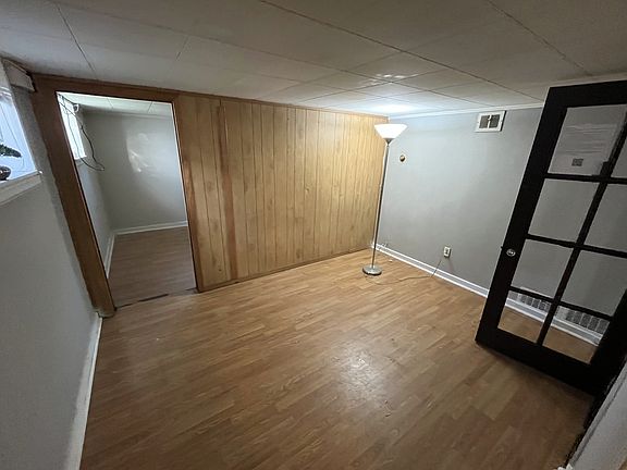 2nd image of 1123 Oakland Ave #1B