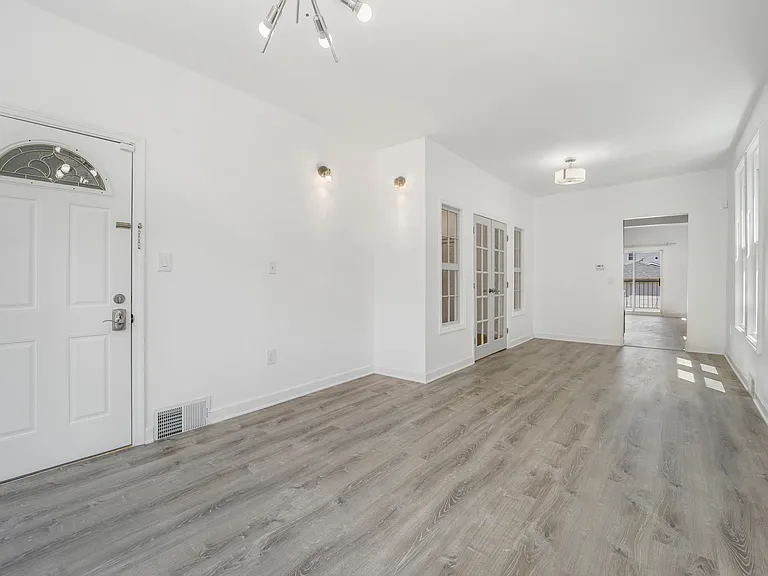 1933 N Monticello Ave #1 — Photo 3