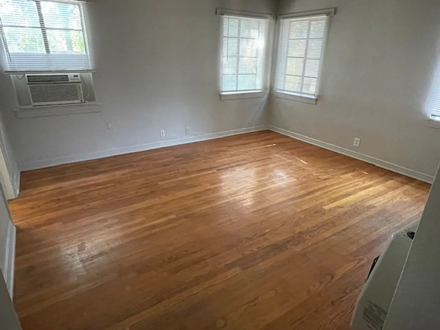One Bedroom Duplex - Central Denton — Photo 4